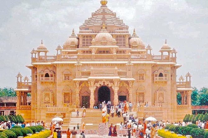 Delhi Temples Tour with Guide